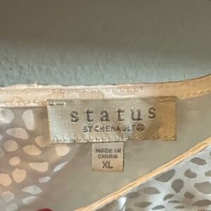 Status by Chenault White and Gray Top